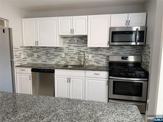 2350 Linwood Avenue 1E, Fort Lee, NJ 07024