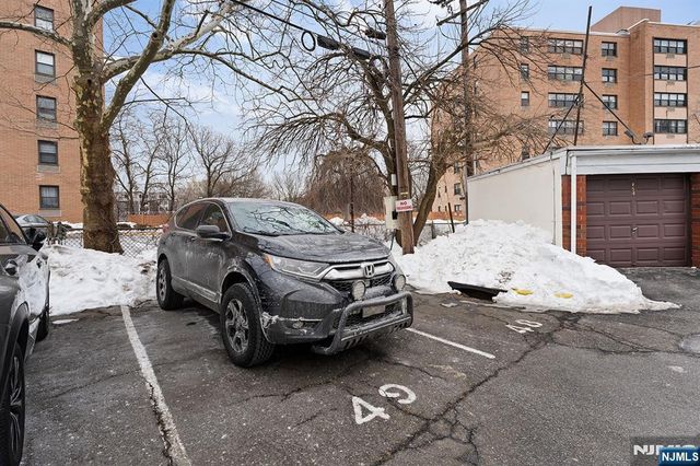 2350 Linwood Avenue 1E, Fort Lee, NJ 07024