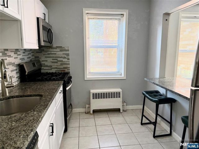 2350 Linwood Avenue 1E, Fort Lee, NJ 07024