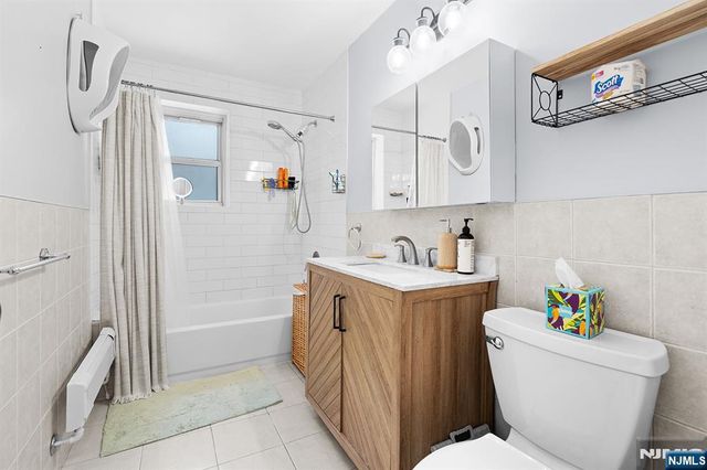 2350 Linwood Avenue 1E, Fort Lee, NJ 07024