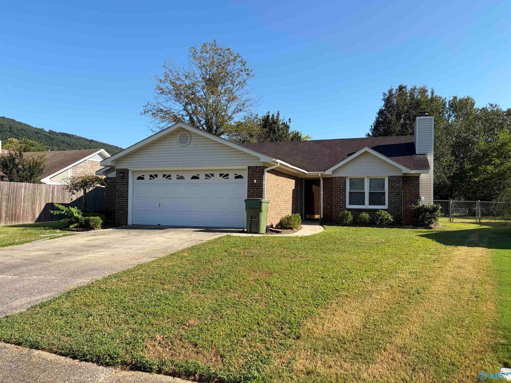 1004 Brighton Circle, Huntsville, AL 35803