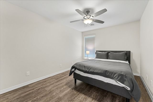 3201 6th Street, Bentonville, AR 72712