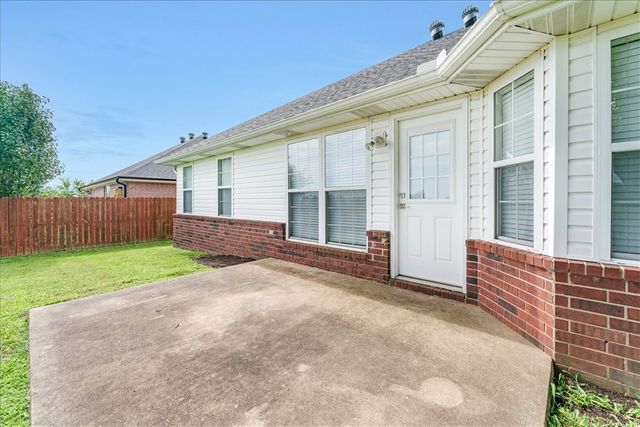 3201 6th Street, Bentonville, AR 72712