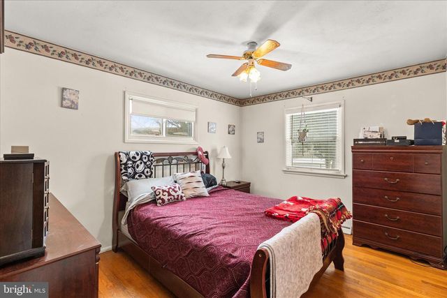 2005 SANDALWOOD CT, York, PA 17404