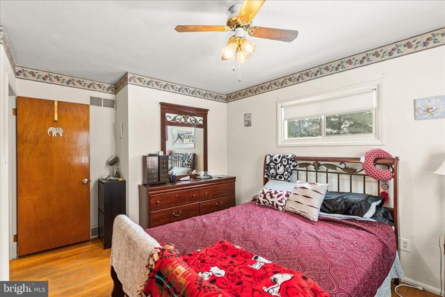 2005 SANDALWOOD CT, York, PA 17404