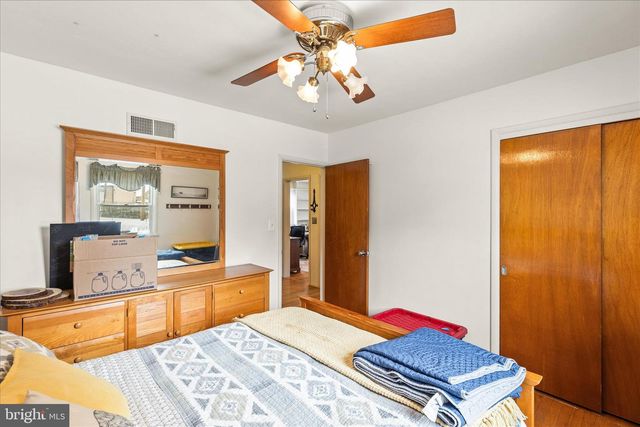 2005 SANDALWOOD CT, York, PA 17404