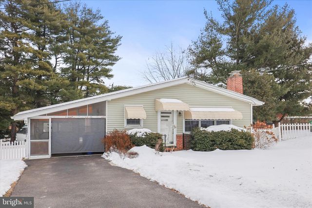 2005 SANDALWOOD CT, York, PA 17404