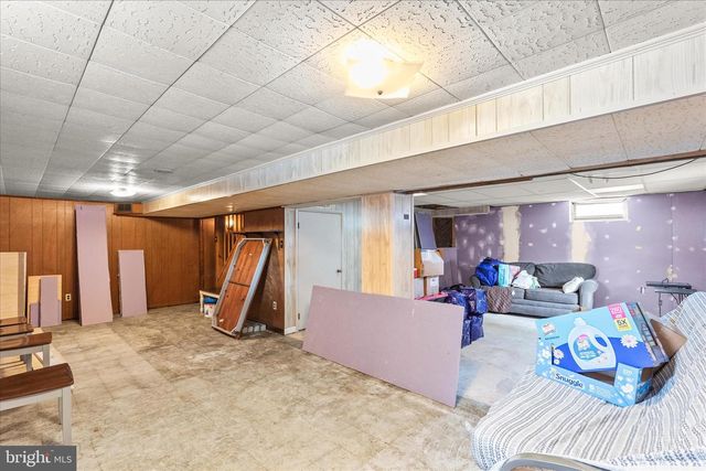 2005 SANDALWOOD CT, York, PA 17404