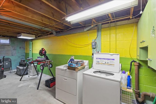 2005 SANDALWOOD CT, York, PA 17404