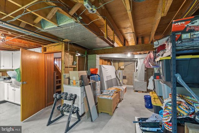 2005 SANDALWOOD CT, York, PA 17404