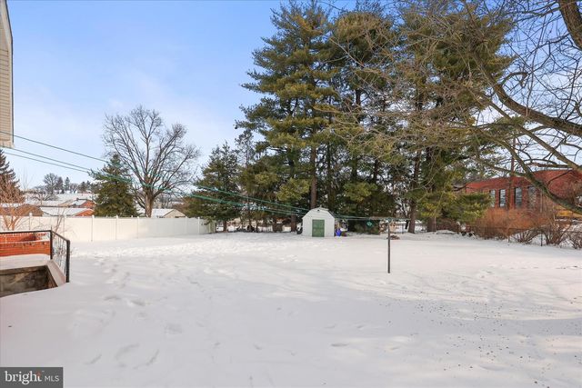 2005 SANDALWOOD CT, York, PA 17404