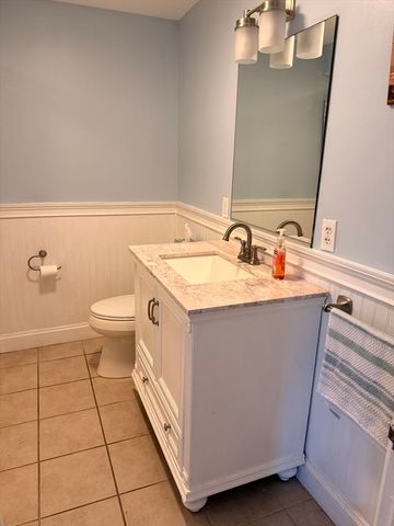 16 Mount View Ave, Auburn, MA 01501