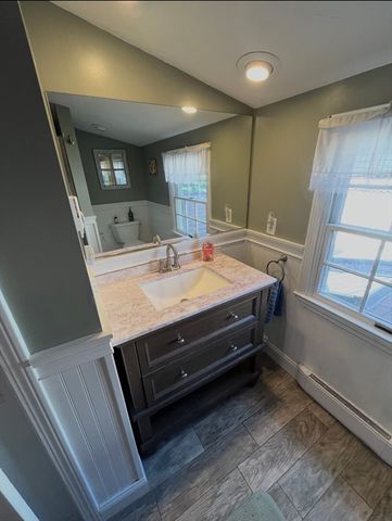 16 Mount View Ave, Auburn, MA 01501