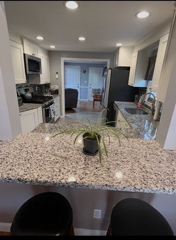 16 Mount View Ave, Auburn, MA 01501