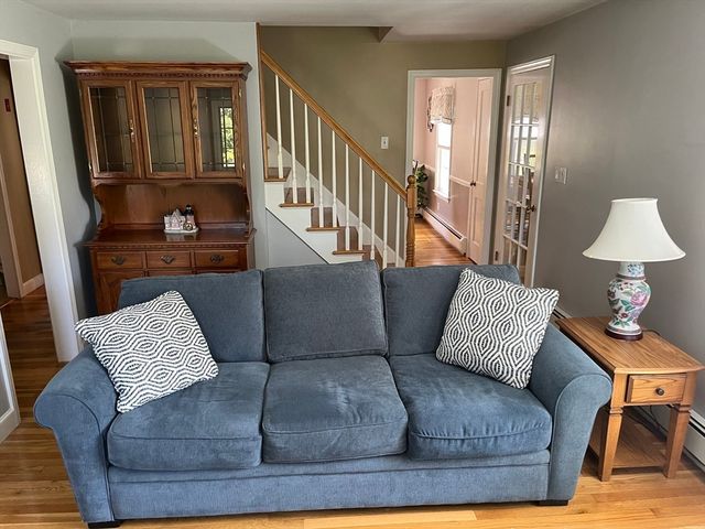 16 Mount View Ave, Auburn, MA 01501