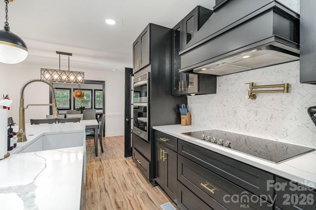 8823 Dartmoor Place, Mint Hill, NC 28227