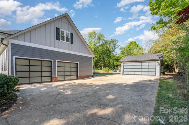 8823 Dartmoor Place, Mint Hill, NC 28227