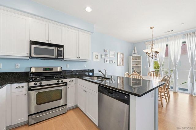 845 Harbor Cliff Way 305, Oceanside, CA 92054