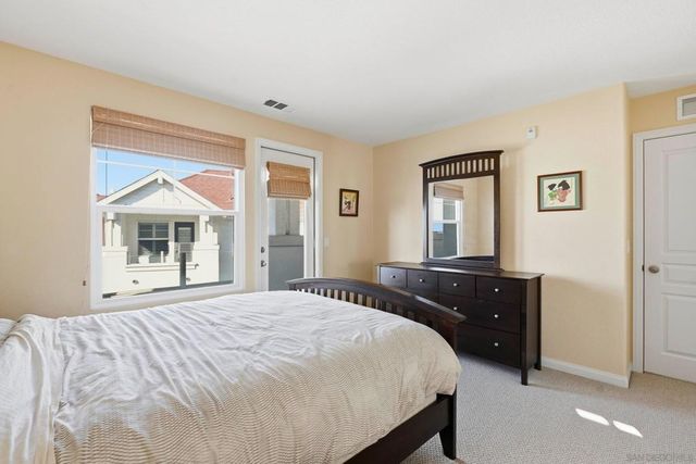 845 Harbor Cliff Way 305, Oceanside, CA 92054