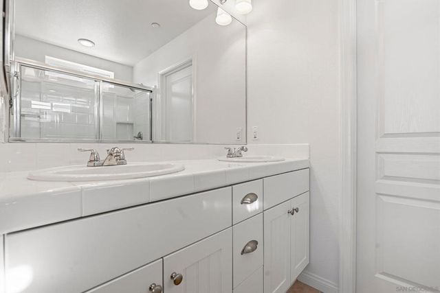 845 Harbor Cliff Way 305, Oceanside, CA 92054