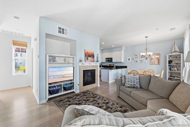 845 Harbor Cliff Way 305, Oceanside, CA 92054