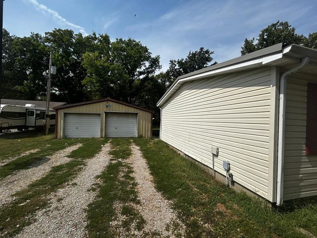 3073 Hotze Road, Salem, IL 62881