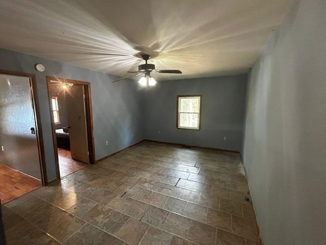 3073 Hotze Road, Salem, IL 62881