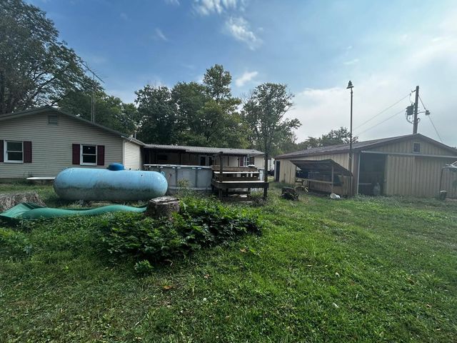 3073 Hotze Road, Salem, IL 62881