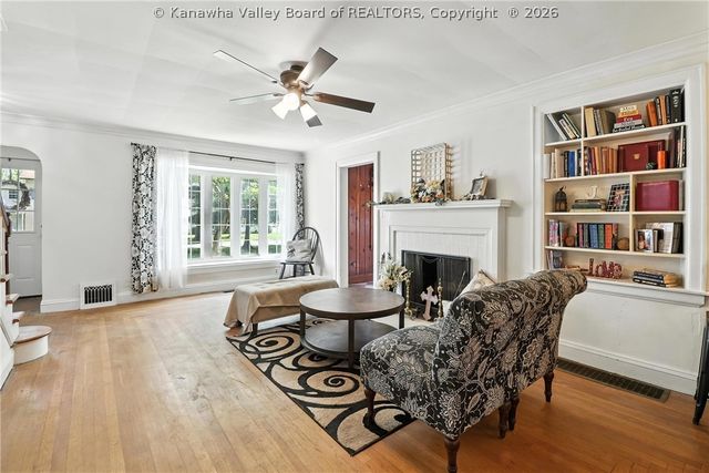 3821 Staunton Avenue Se, Charleston, WV 25304