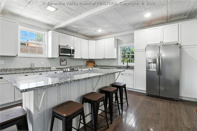 3821 Staunton Avenue Se, Charleston, WV 25304