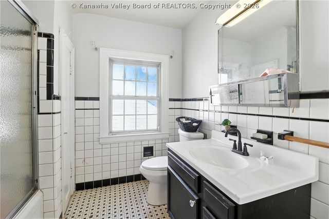 3821 Staunton Avenue Se, Charleston, WV 25304