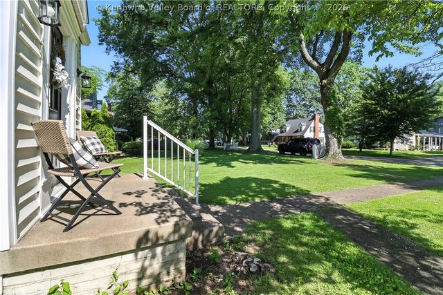 3821 Staunton Avenue Se, Charleston, WV 25304