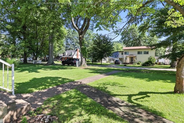 3821 Staunton Avenue Se, Charleston, WV 25304