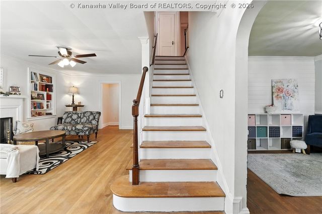 3821 Staunton Avenue Se, Charleston, WV 25304