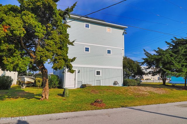 301 Old Causeway Road, Atlantic Beach, NC 28512