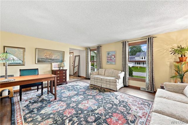 52 Cedar Ridge Drive, West Seneca, NY 14224