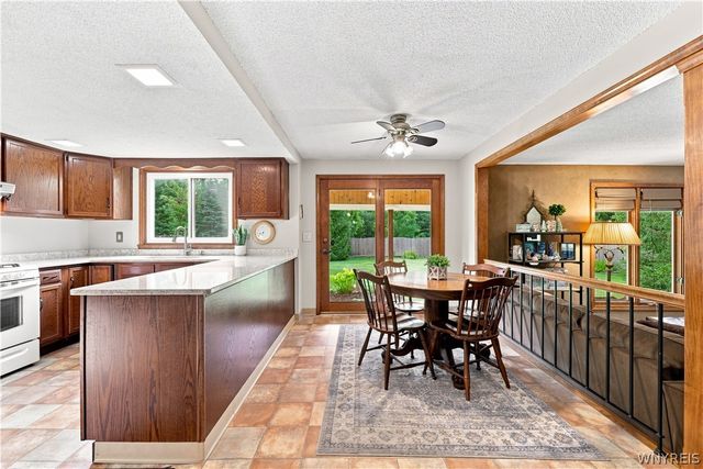 52 Cedar Ridge Drive, West Seneca, NY 14224
