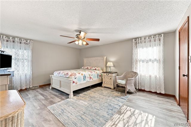 52 Cedar Ridge Drive, West Seneca, NY 14224
