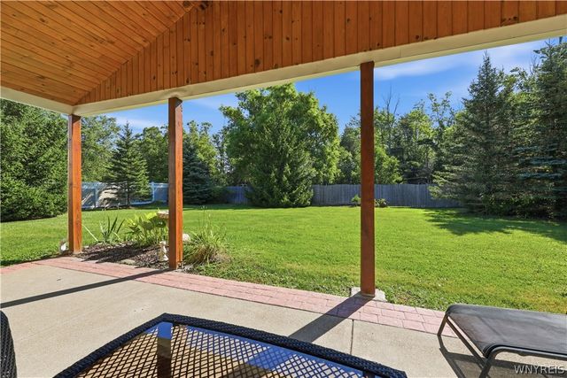 52 Cedar Ridge Drive, West Seneca, NY 14224