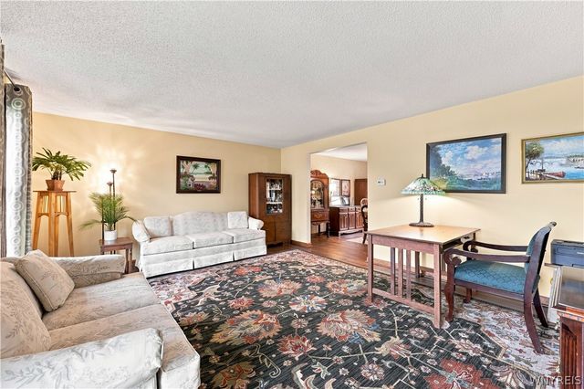52 Cedar Ridge Drive, West Seneca, NY 14224