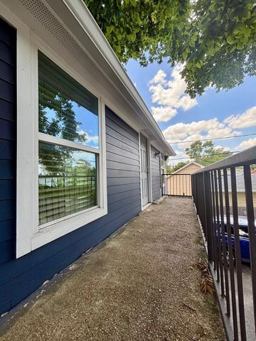 1009 Enid Street B, Houston, TX 77009