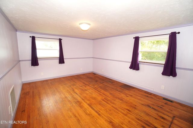 1725 Russell St, Morristown, TN 37813