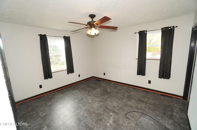 1725 Russell St, Morristown, TN 37813