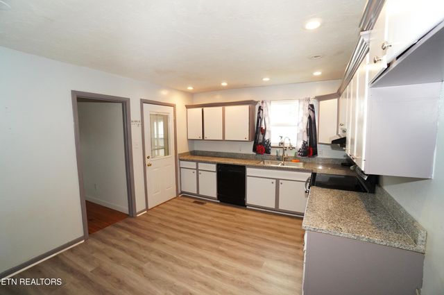 1725 Russell St, Morristown, TN 37813