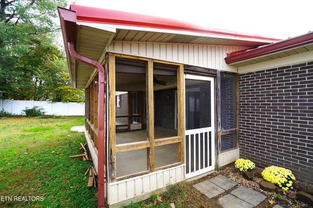 1725 Russell St, Morristown, TN 37813