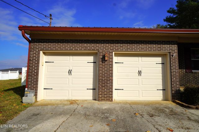 1725 Russell St, Morristown, TN 37813