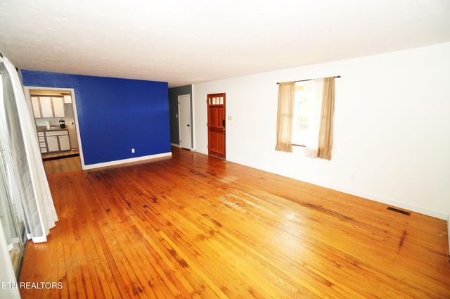 1725 Russell St, Morristown, TN 37813