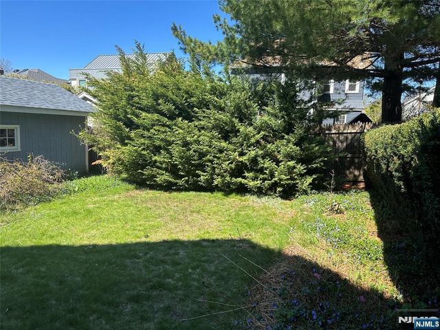 333 Elm, Leonia, NJ 07605