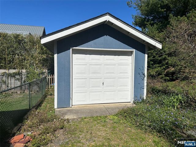 333 Elm, Leonia, NJ 07605