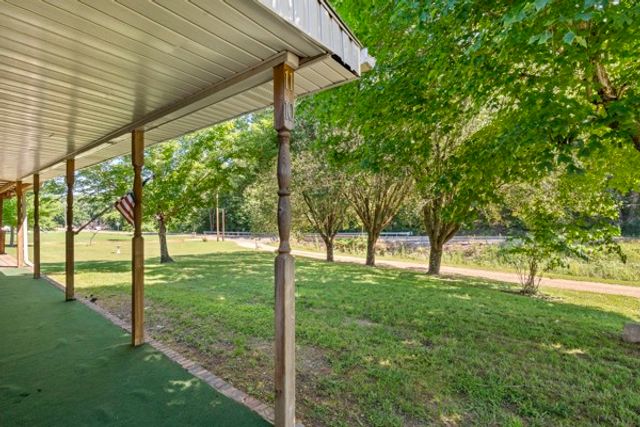 1110 King Rd, Centerville, TN 37033